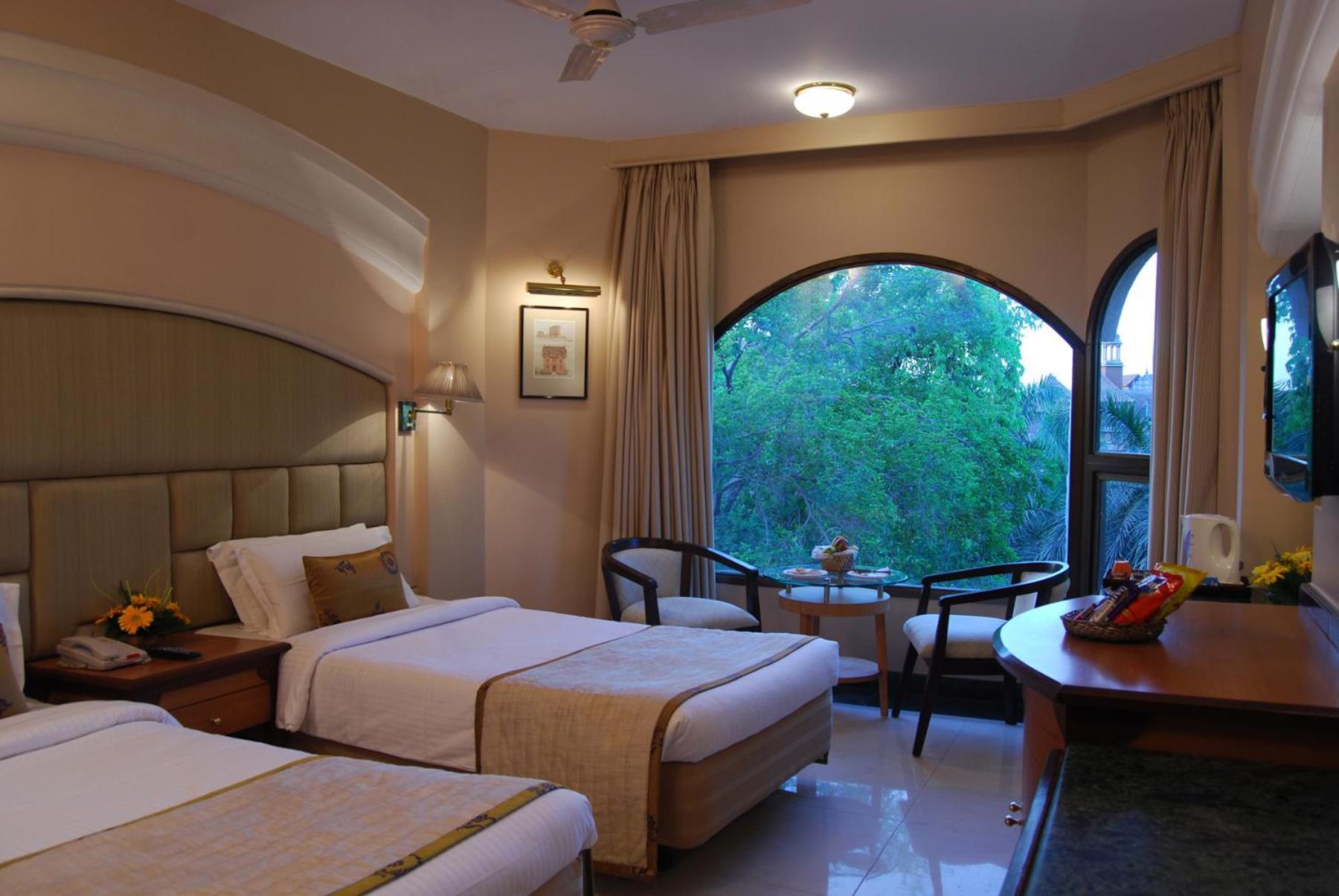 Lords Inn Vadodara Zimmer foto